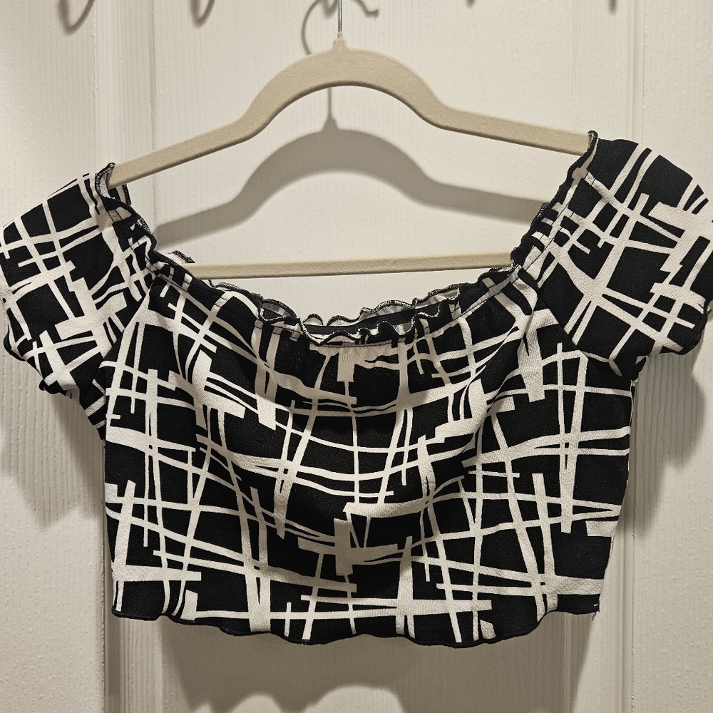 SHEIN Cross Lettuce Trim Off Shoulder Crop Top